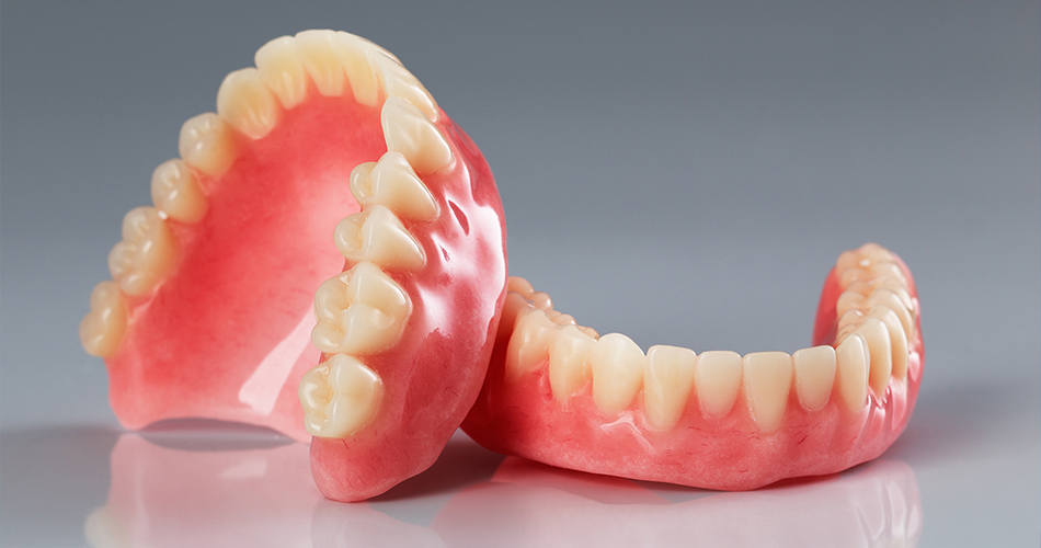 پروتزهای مصنوعی چگونه کار می کنند: هر آنچه که باید در مورد دندان مصنوعی بدانید